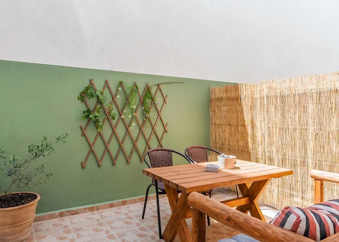 Avra In Center - 50m To Apartament