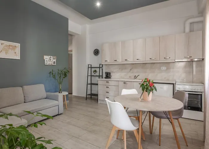 Avra In Center - 50m To Apartament