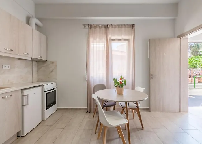 Avra In Center - 50m To Apartament *