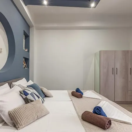 Avra In Center - 50m To Apartament