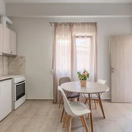 Avra In Center - 50m To Apartament *