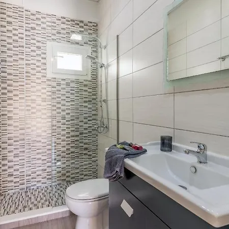 Avra In Center - 50m To * Χερσόνησος