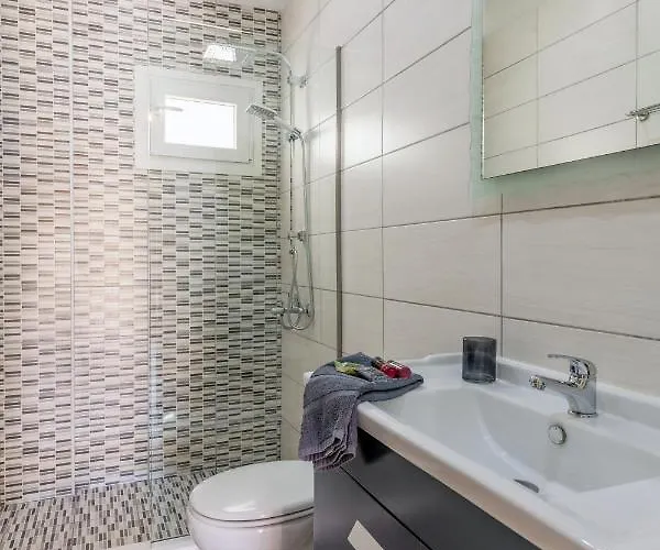 Avra In Center - 50m To * خيرسونِسوس